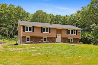 95 Great Ring Rd, Sandy Hook, CT 06482