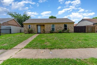 10458 Oak Gate Ln, Dallas, TX 75217