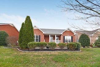 211 Winfrey Ct, Pleasant View, TN 37146