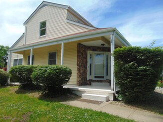 21 Eunice Ln, West Long Branch, NJ 07764