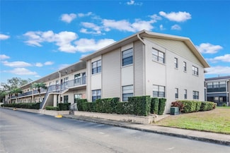 5967 Terrace Park Dr N Unit 202, Saint Petersburg, FL 33709