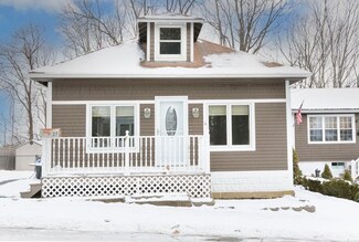 27 Mount Dustin Ave, Haverhill, MA 01832