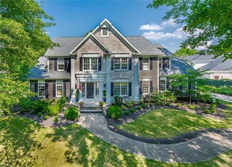 743 White Tail Ridge Dr, Fairlawn, OH 44333