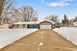 18345 W Michaels Rd, New Berlin, WI 53146
