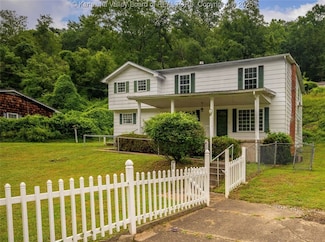 1769 Sugar Creek Dr, Charleston, WV 25387