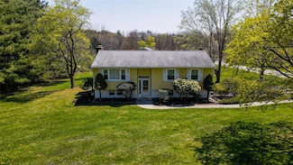 8 Perkinsville Rd, Highland, NY 12528