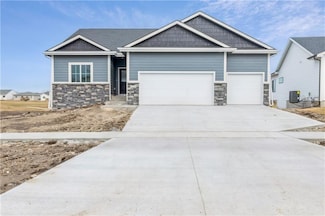 6629 NE 9th Ct, Des Moines, IA 50313