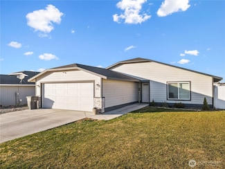 815 E Mt Adams St, Othello, WA 99344