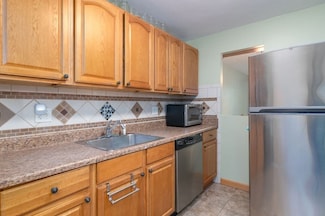 39 Cary Ave Unit 14, Chelsea, MA 02150