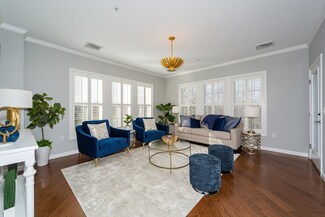 7 Morgan Dr Unit 109, Natick, MA 01760