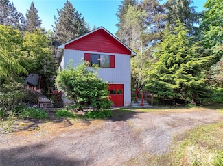 902 Coal Creek Rd, Longview, WA 98632