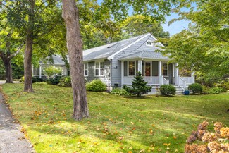 49 Fire Station Rd, Osterville, MA 02655