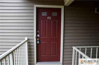 40 Lear Ct, East Brunswick, NJ 08816