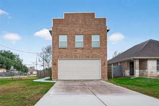 146 Disney St, Arcola, TX 77583