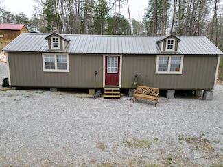 109 Colleen Dr, Burnside, KY 42519