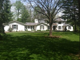 887 S Woodscrest Dr, Bloomington, IN 47401