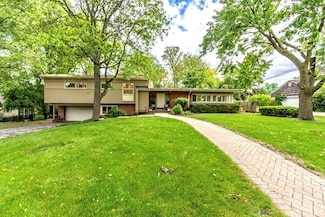430 Briargate Terrace, Hinsdale, IL 60521