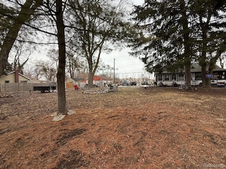 4826 Radnor St, Detroit, MI 48224