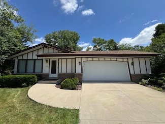 2330 S Brookside Pkwy, New Berlin, WI 53151