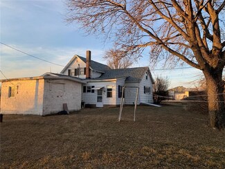 2014 Coggon Rd, Coggon, IA 52218