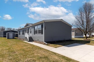657 N Gallery Dr Unit 101, Eaton Rapids, MI 48827