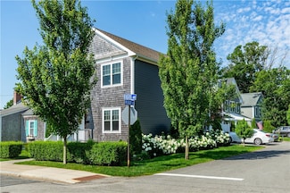 19 Eustis Ave, Newport, RI 02840