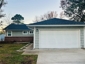 5846 E 22nd St, Tulsa, OK 74114