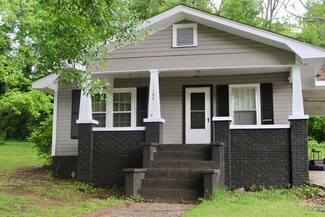 1102 Madison St, Tuscumbia, AL 35674