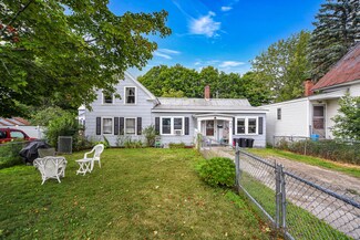 31 Royal St, Winthrop, ME 04364