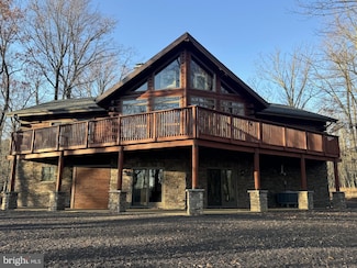720 Turnberry Ln, Hazleton, PA 18202
