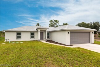 2806 31st St W, Lehigh Acres, FL 33971