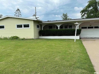 1519 W Garfield St, Davenport, IA 52804