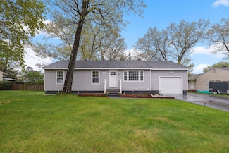 111 Sherwood Dr, Manchester, NH 03103