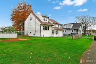 46 Melbourne Ct, Woodbridge, NJ 07095