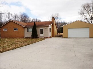 983 Struthers Coitsville Rd, Lowellville, OH 44436