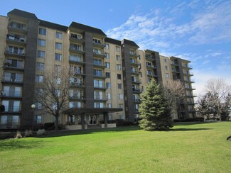 5400 Walnut Ave Unit 802, Downers Grove, IL 60515