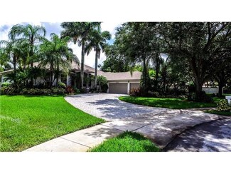 13801 Alexandria Ct, Davie, FL 33325