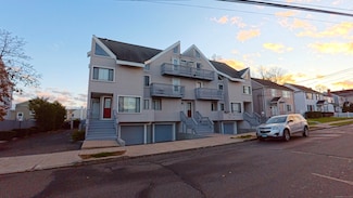 105 Tremont Ave Unit B, Bridgeport, CT 06606