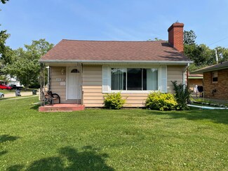 1901 Langley Ave, Saint Joseph, MI 49085