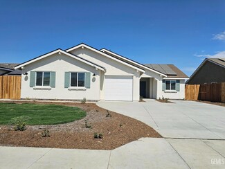 818 Byron Bay Dr, Bakersfield, CA 93307
