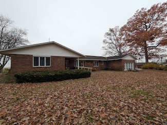 13854 Kellys Lake Ln, Lawrenceville, IL 62439