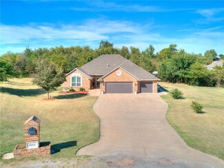 1055 Oak Creek Cir, Blanchard, OK 73010