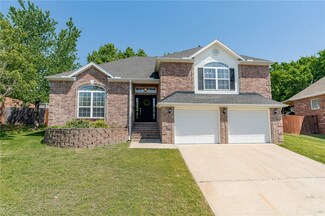 3434 Amberwood St, Springdale, AR 72762