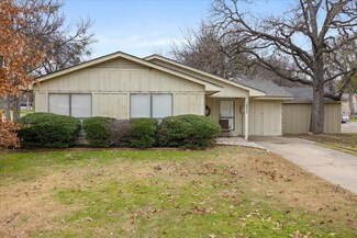 5021 Country Club Dr, Granbury, TX 76049