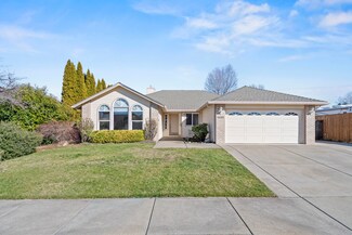 1451 Yellowstone Ave, Medford, OR 97504