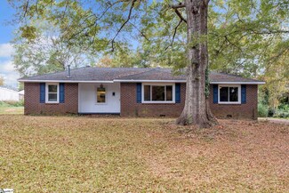 217 N Catherine St, Pickens, SC 29671