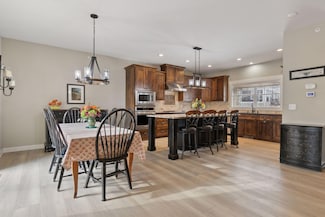 15653 Cobblestone Lake Pkwy, Apple Valley, MN 55124