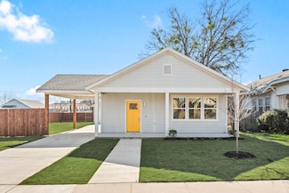 910 E Mulkey St, Fort Worth, TX 76104