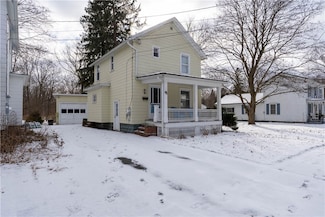41 Grove St, Mount Morris, NY 14510