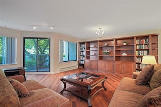 200 High Point Dr Unit 110, Hartsdale, NY 10530